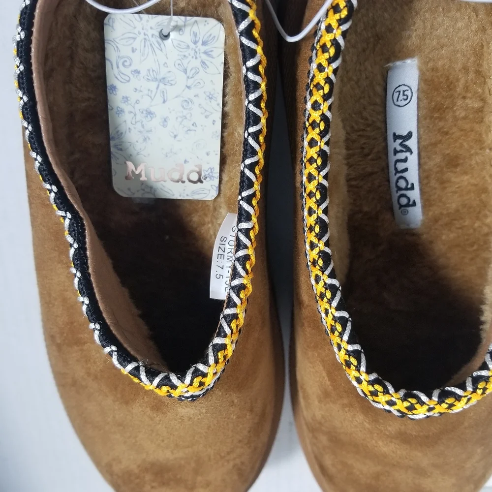 NWT MUDD BROWN PLATFORM CLOG SIZE 7.5